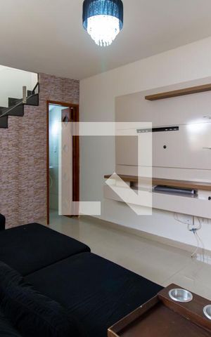 Casa de condomínio à venda com 105m², 2 quartos e 2 vagas Casa de condomínio à venda com 105m², 2 quartos e 2 vagasSala