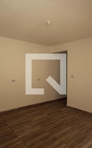 Casa para alugar com 65m², 1 quarto e sem vaga Casa para alugar com 65m², 1 quarto e sem vagaSala