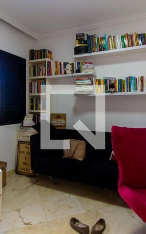 Apartamento à venda com 303m², 4 quartos e 4 vagas Apartamento à venda com 303m², 4 quartos e 4 vagasSuíte 02