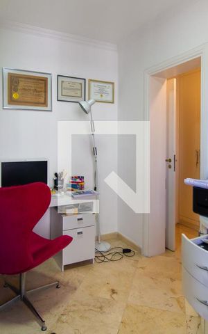 Apartamento à venda com 303m², 4 quartos e 4 vagas Apartamento à venda com 303m², 4 quartos e 4 vagasSuíte 02