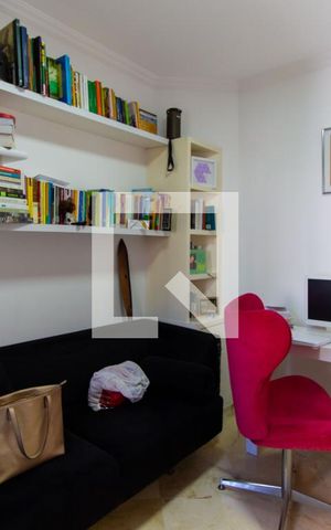Apartamento à venda com 303m², 4 quartos e 4 vagas Apartamento à venda com 303m², 4 quartos e 4 vagasSuíte 02