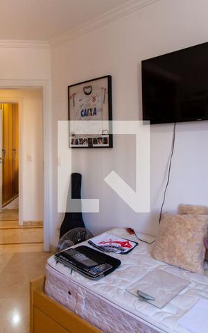 Apartamento à venda com 303m², 4 quartos e 4 vagas Apartamento à venda com 303m², 4 quartos e 4 vagasQuarto 01