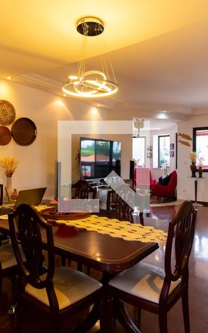 Apartamento à venda com 303m², 4 quartos e 4 vagas Apartamento à venda com 303m², 4 quartos e 4 vagasSala
