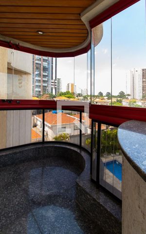 Apartamento à venda com 303m², 4 quartos e 4 vagas Apartamento à venda com 303m², 4 quartos e 4 vagasVaranda da Suíte 01