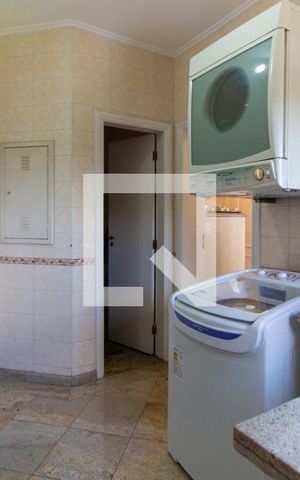 Apartamento à venda com 303m², 4 quartos e 4 vagas Apartamento à venda com 303m², 4 quartos e 4 vagasÁrea de Serviço