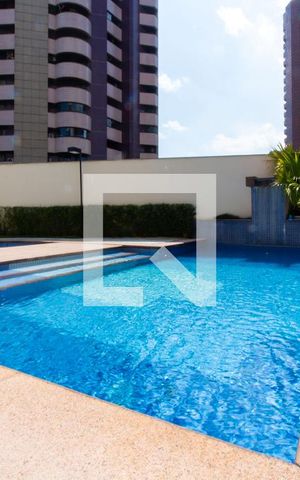 Apartamento à venda com 303m², 4 quartos e 4 vagas Apartamento à venda com 303m², 4 quartos e 4 vagasPiscina