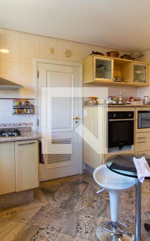 Apartamento à venda com 303m², 4 quartos e 4 vagas Apartamento à venda com 303m², 4 quartos e 4 vagasCozinha