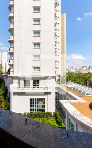 Apartamento à venda com 303m², 4 quartos e 4 vagas Apartamento à venda com 303m², 4 quartos e 4 vagasVista da Suíte 02