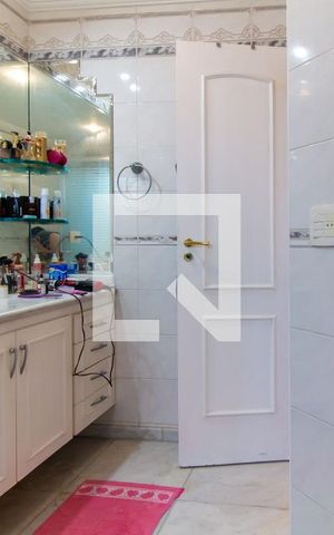 Apartamento à venda com 303m², 4 quartos e 4 vagas Apartamento à venda com 303m², 4 quartos e 4 vagasBanheiro da Suíte 1