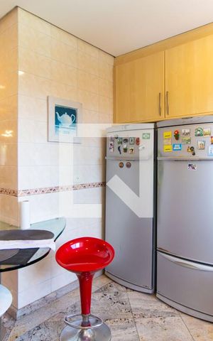 Apartamento à venda com 303m², 4 quartos e 4 vagas Apartamento à venda com 303m², 4 quartos e 4 vagasCozinha