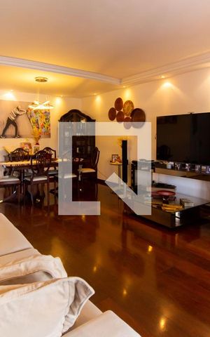Apartamento à venda com 303m², 4 quartos e 4 vagas Apartamento à venda com 303m², 4 quartos e 4 vagasSala
