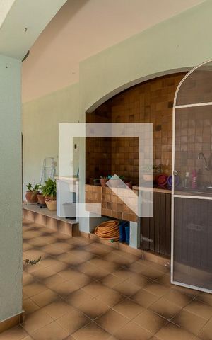 Casa à venda com 800m², 5 quartos e 7 vagasVaranda