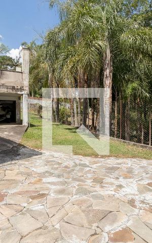 Casa à venda com 800m², 5 quartos e 7 vagasÁrea externa garagem