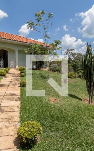 Casa à venda com 800m², 5 quartos e 7 vagasÁrea externa frente