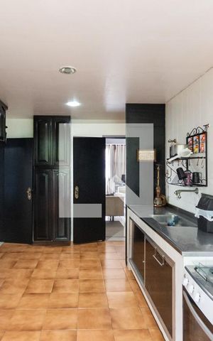 Apartamento à venda com 120m², 3 quartos e sem vagaCozinha e Área de Serviço