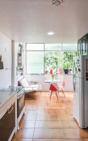 Apartamento à venda com 120m², 3 quartos e sem vagaCozinha e Área de Serviço
