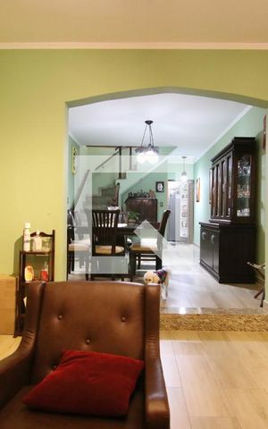 Casa à venda com 150m², 3 quartos e 2 vagasSala