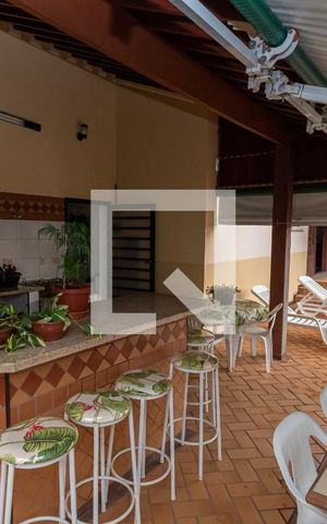 Casa de condomínio à venda com 450m², 4 quartos e 4 vagas Casa de condomínio à venda com 450m², 4 quartos e 4 vagasÁrea gourmet