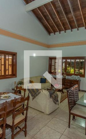 Casa de condomínio à venda com 450m², 4 quartos e 4 vagas Casa de condomínio à venda com 450m², 4 quartos e 4 vagasSala de Estar/Jantar