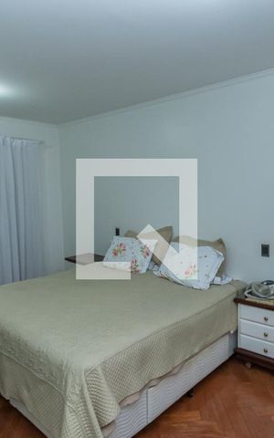 Casa de condomínio à venda com 450m², 4 quartos e 4 vagas Casa de condomínio à venda com 450m², 4 quartos e 4 vagasSuite 1
