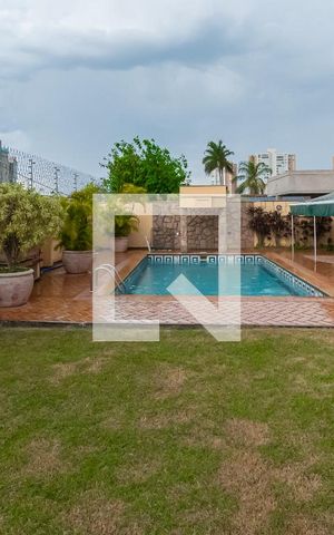 Casa de condomínio à venda com 450m², 4 quartos e 4 vagas Casa de condomínio à venda com 450m², 4 quartos e 4 vagasPiscina