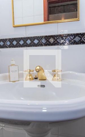 Casa de condomínio à venda com 450m², 4 quartos e 4 vagas Casa de condomínio à venda com 450m², 4 quartos e 4 vagasDetalhe Lavabo Sala
