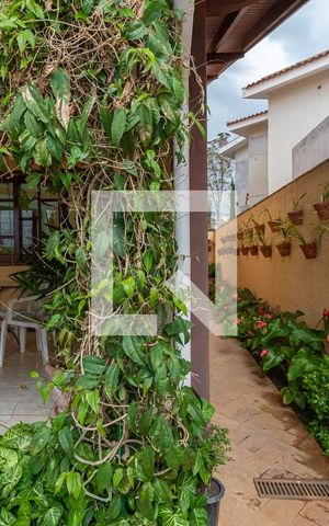 Casa de condomínio à venda com 450m², 4 quartos e 4 vagas Casa de condomínio à venda com 450m², 4 quartos e 4 vagasJardim