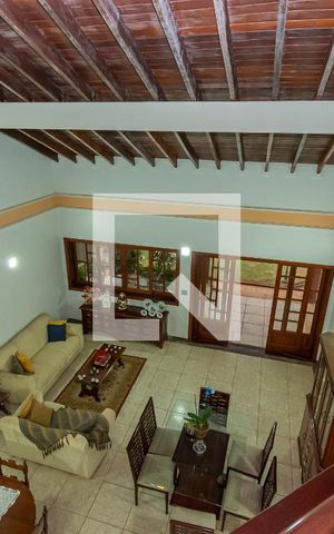 Casa de condomínio à venda com 450m², 4 quartos e 4 vagas Casa de condomínio à venda com 450m², 4 quartos e 4 vagasVista Lareira
