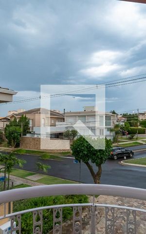 Casa de condomínio à venda com 450m², 4 quartos e 4 vagas Casa de condomínio à venda com 450m², 4 quartos e 4 vagasVaranda Suite 3
