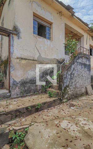 Casa à venda com 260m², 3 quartos e 1 vagaCasa dos Fundos 