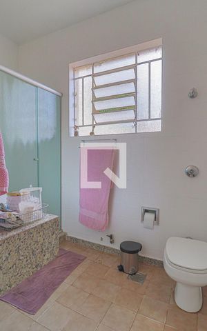 Casa à venda com 260m², 3 quartos e 1 vagaBanheiro 2