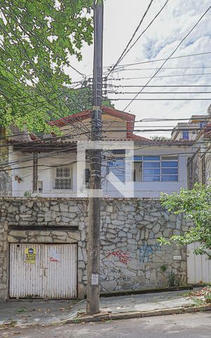 Casa à venda com 260m², 3 quartos e 1 vagaFachada 