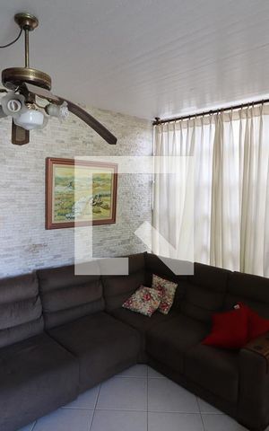 Casa à venda com 380m², 3 quartos e 2 vagasSala