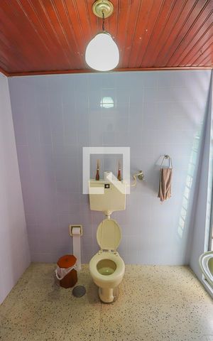 Casa à venda com 380m², 3 quartos e 2 vagasBanheiro