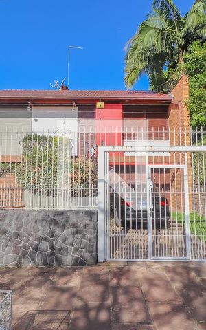 Casa à venda com 380m², 3 quartos e 2 vagasFachada