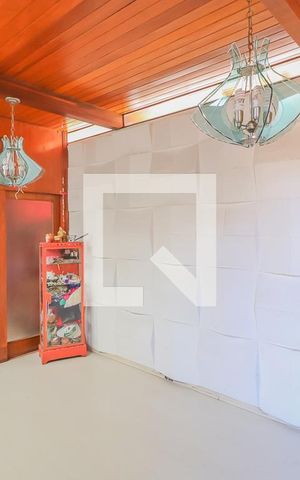 Casa à venda com 380m², 3 quartos e 2 vagasSala