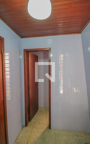 Casa à venda com 380m², 3 quartos e 2 vagasBanheiro