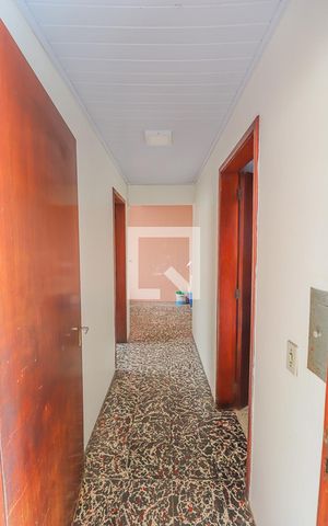 Casa à venda com 380m², 3 quartos e 2 vagasCorredor