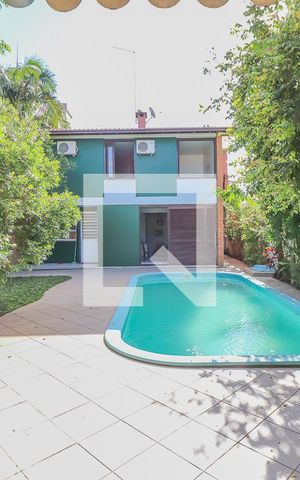 Casa à venda com 380m², 3 quartos e 2 vagasPiscina
