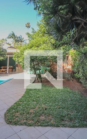 Casa à venda com 380m², 3 quartos e 2 vagasPiscina