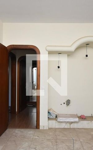 Casa à venda com 750m², 4 quartos e 5 vagas Casa à venda com 750m², 4 quartos e 5 vagasBanheiro suíte 1