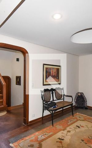 Casa à venda com 750m², 4 quartos e 5 vagas Casa à venda com 750m², 4 quartos e 5 vagasHall de entrada