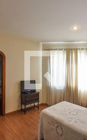 Casa à venda com 750m², 4 quartos e 5 vagas Casa à venda com 750m², 4 quartos e 5 vagasSuíte 2