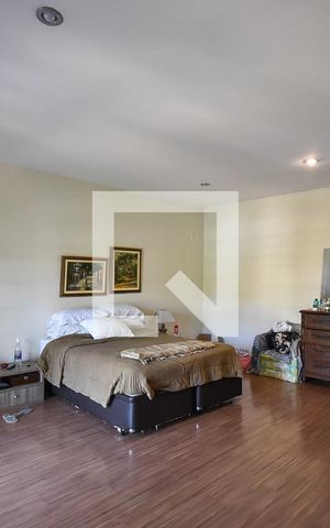 Casa à venda com 750m², 4 quartos e 5 vagas Casa à venda com 750m², 4 quartos e 5 vagasSuíte 1