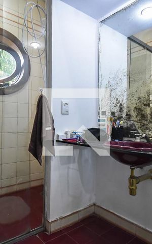 Casa à venda com 750m², 4 quartos e 5 vagas Casa à venda com 750m², 4 quartos e 5 vagasBanheiro suíte 2