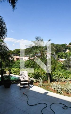 Casa à venda com 750m², 4 quartos e 5 vagas Casa à venda com 750m², 4 quartos e 5 vagasVista