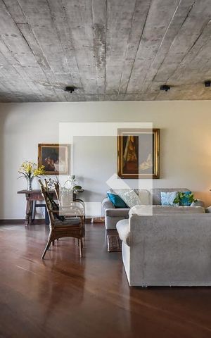 Casa à venda com 750m², 4 quartos e 5 vagas Casa à venda com 750m², 4 quartos e 5 vagasSala