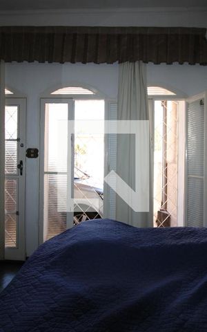 Casa à venda com 300m², 2 quartos e 2 vagasSala
