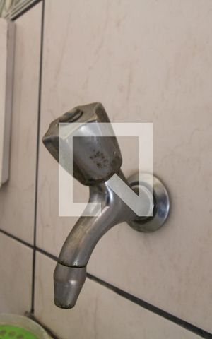 Casa à venda com 300m², 2 quartos e 2 vagasBanheiro externo