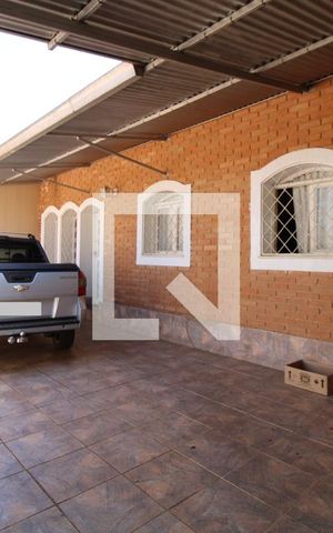 Casa à venda com 300m², 2 quartos e 2 vagasGaragem